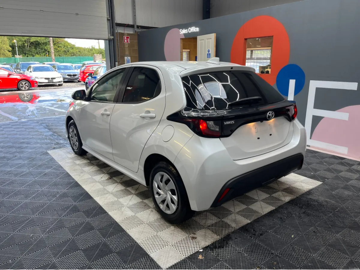 Toyota Yaris €17950 YARIS AUTOMATIC 1.0 PETROL / 4 - Image 4