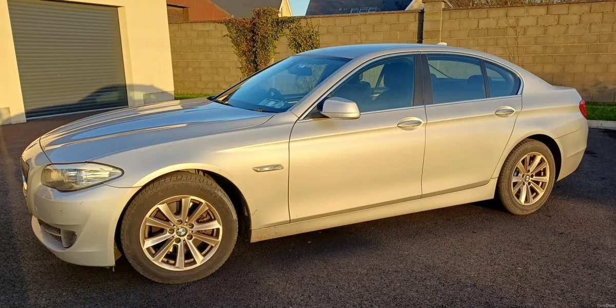 BMW 5-Series 2013 520 SE Automatic - Image 3