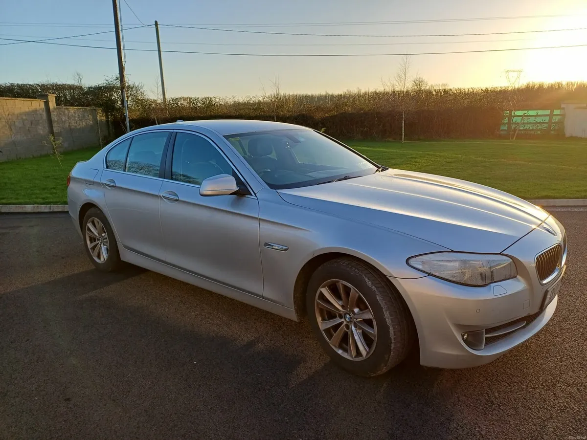 BMW 5-Series 2013 520 SE Automatic - Image 2