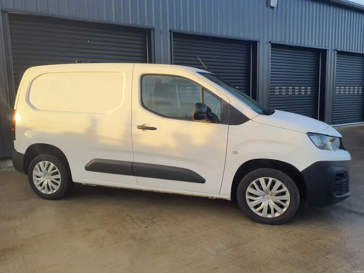 Peugeot Partner BLUEHDI PROFESSIONAL PREMIUM L1 - Image 1