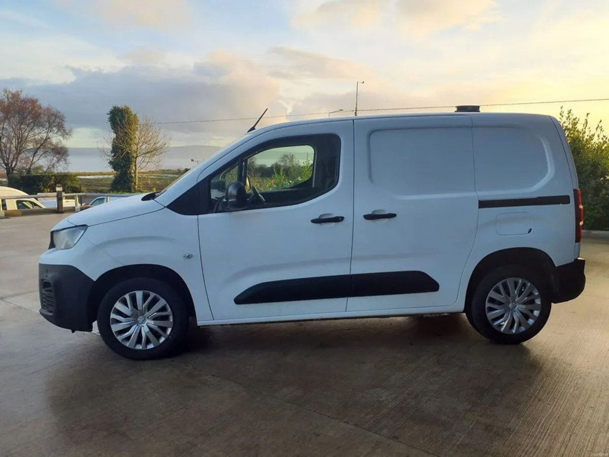 Peugeot Partner BLUEHDI PROFESSIONAL PREMIUM L1 - Image 4