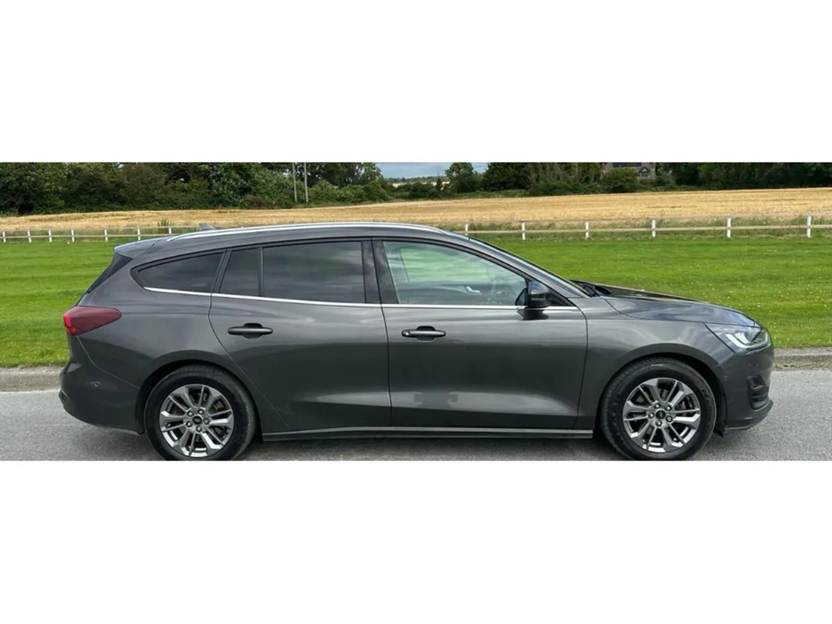 Ford Focus TITANIUM 1.5 AUTOMATIC ** 1 OWNER IRISH - Image 3