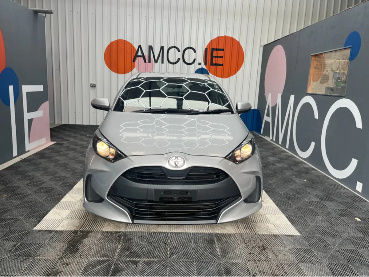 Toyota Yaris ONLY €14950! YARIS AUTOMATIC 1.0 PETR - Image 2