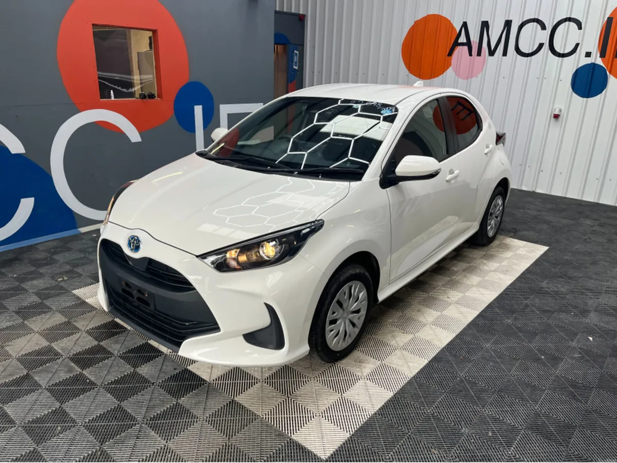 Toyota Yaris €16950 TOYOTA YARIS 1.5 HYBRID / 79K - Image 3
