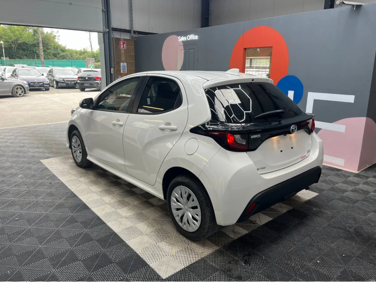 Toyota Yaris €16950 TOYOTA YARIS 1.5 HYBRID / 79K - Image 4