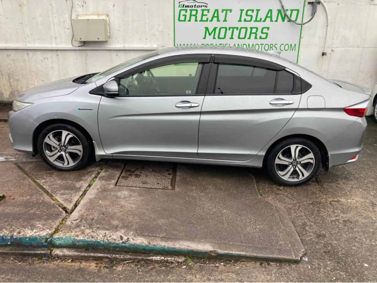 Honda Grace 1.5i Petrol Hybrid Automatic EX Model - Image 3
