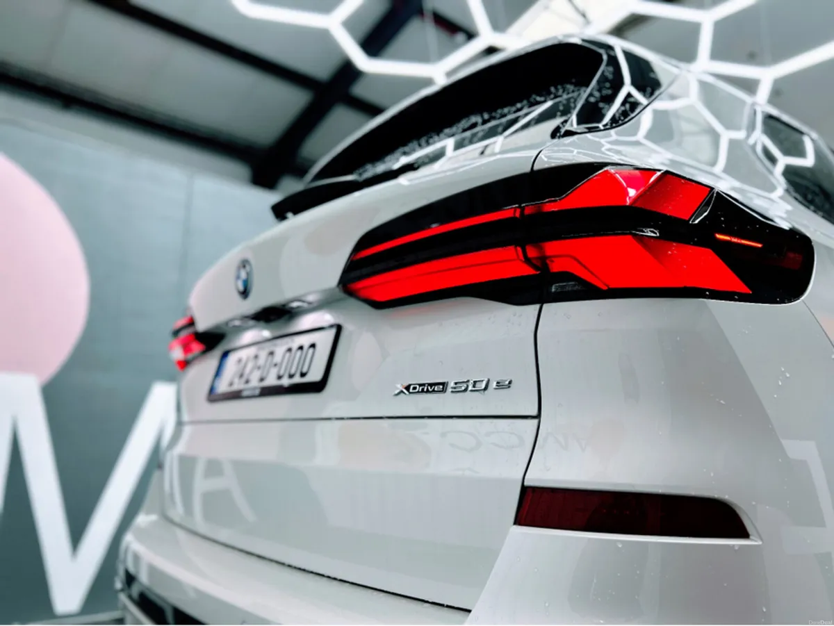 BMW X5 2024 BMW X5 M-SPORT 50e xDrive / 3K KMs / A - Image 4