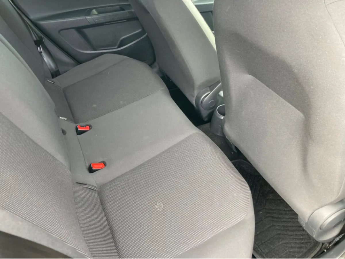 Volkswagen up! 1.0i Petrol Automatic - Image 6