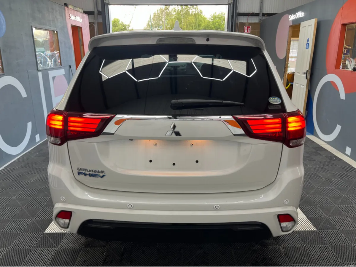 Mitsubishi Outlander OUTLANDER 2.4 HYBRID / 77k KM - Image 5
