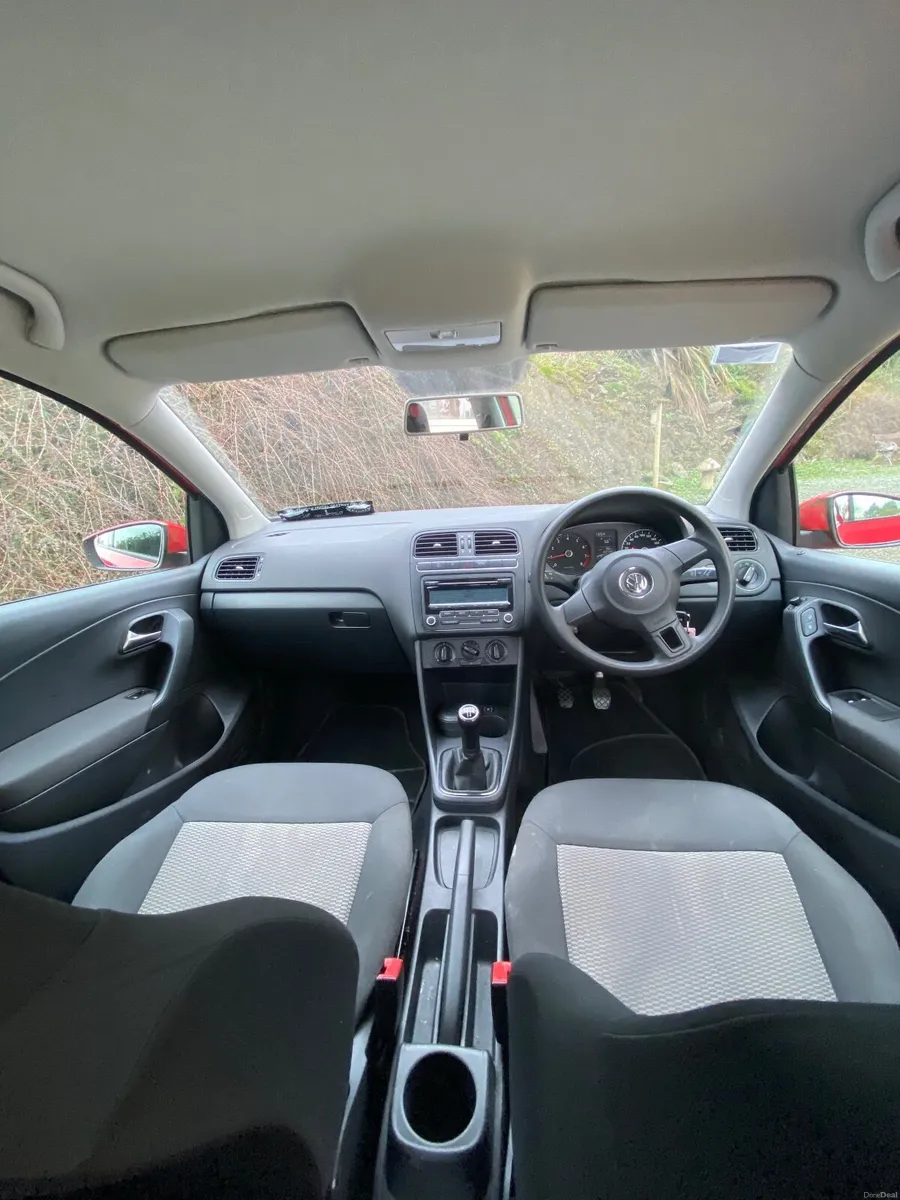 Volkswagen Polo 2011 - Image 2