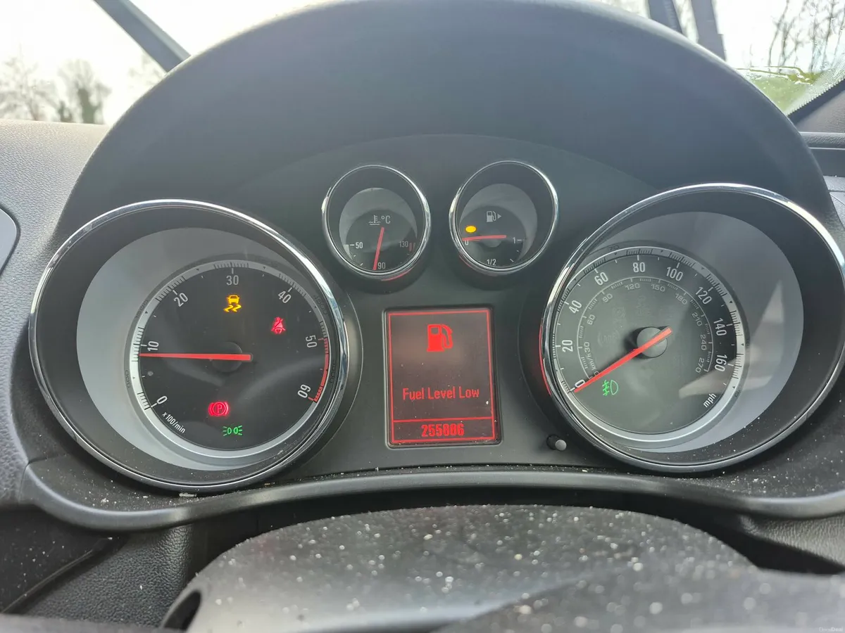 Vauxhall Insignia ( R 20 wheels) - Image 3