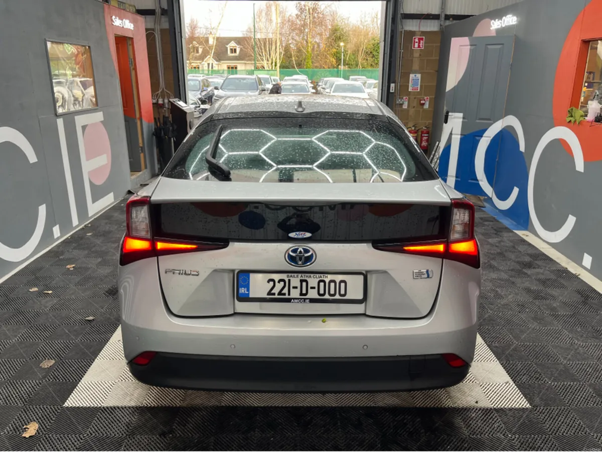 Toyota Prius €21950 2022 TOYOTA PRIUS 1.8L HYBRID - Image 3