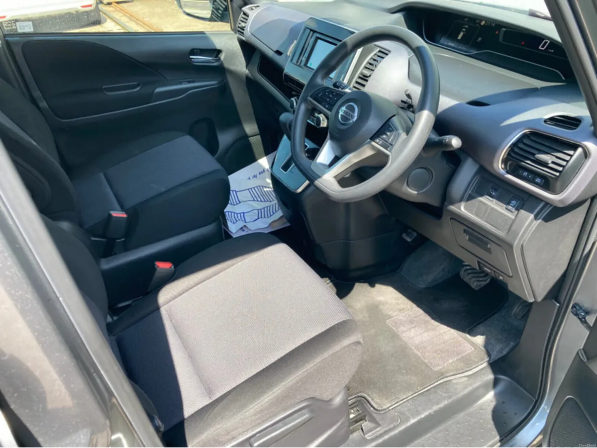 Nissan Serena 2.0i HYBRID 8 SEATER PETROL AUTOMATI - Image 6