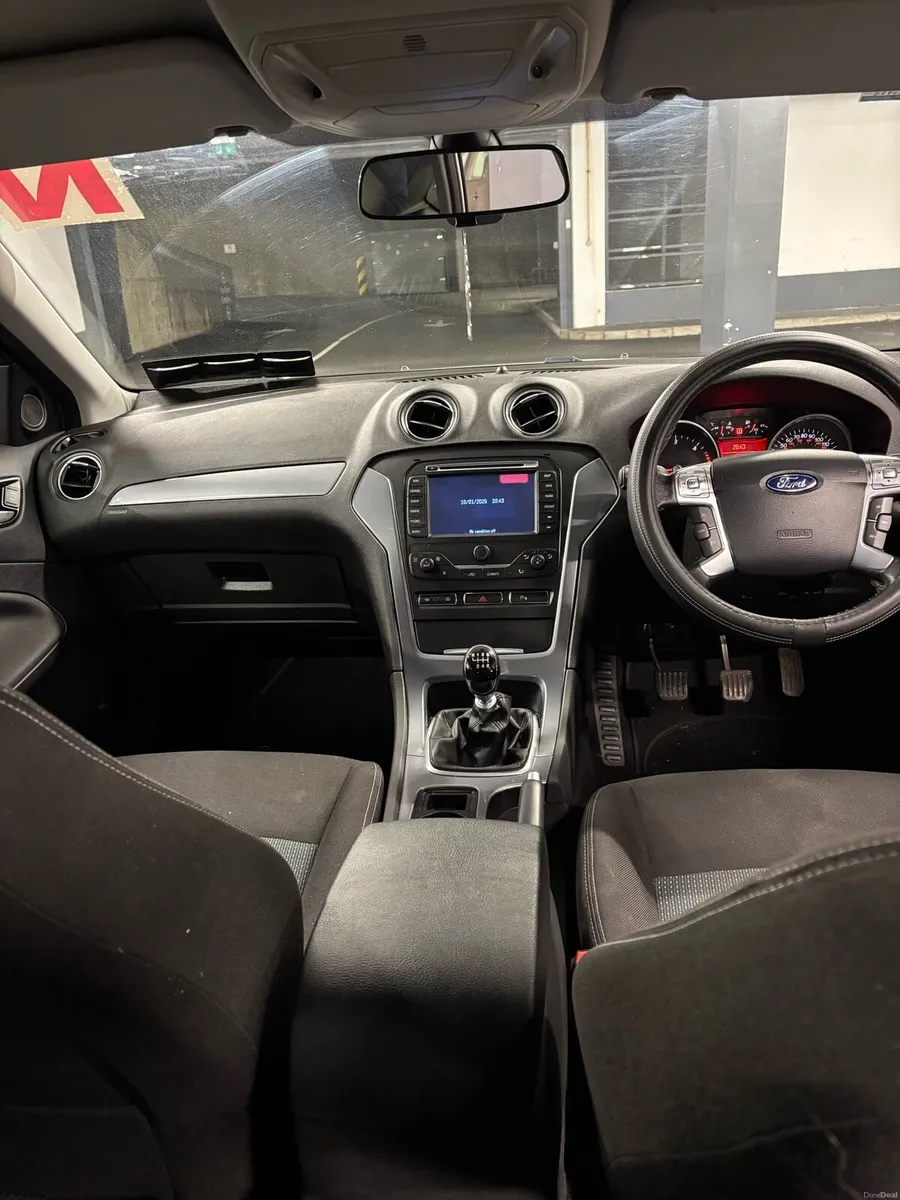 Ford Mondeo Zetec business class - Image 4