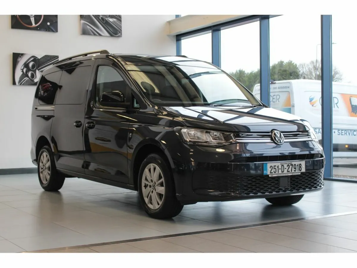 Volkswagen Caddy Maxi Life 7 Seater 2.0 TDI Automa - Image 3