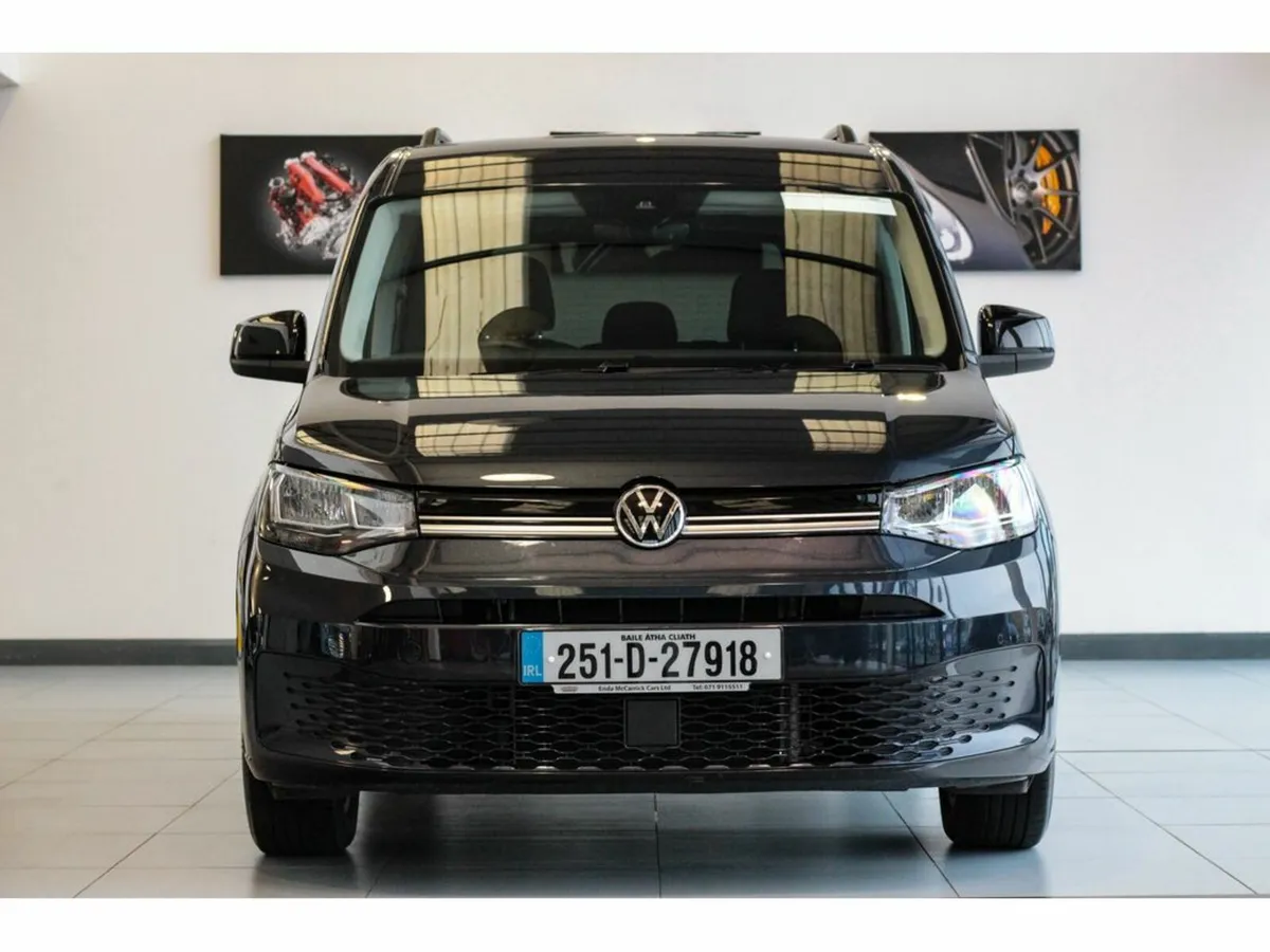 Volkswagen Caddy Maxi Life 7 Seater 2.0 TDI Automa - Image 4