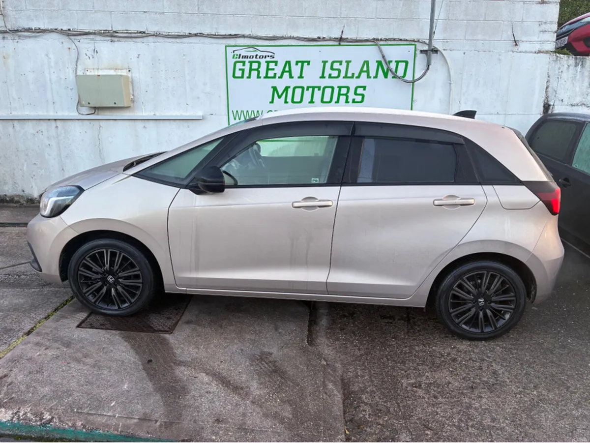 Honda Fit 1.5i Petrol Hybrid Automatic - Image 4
