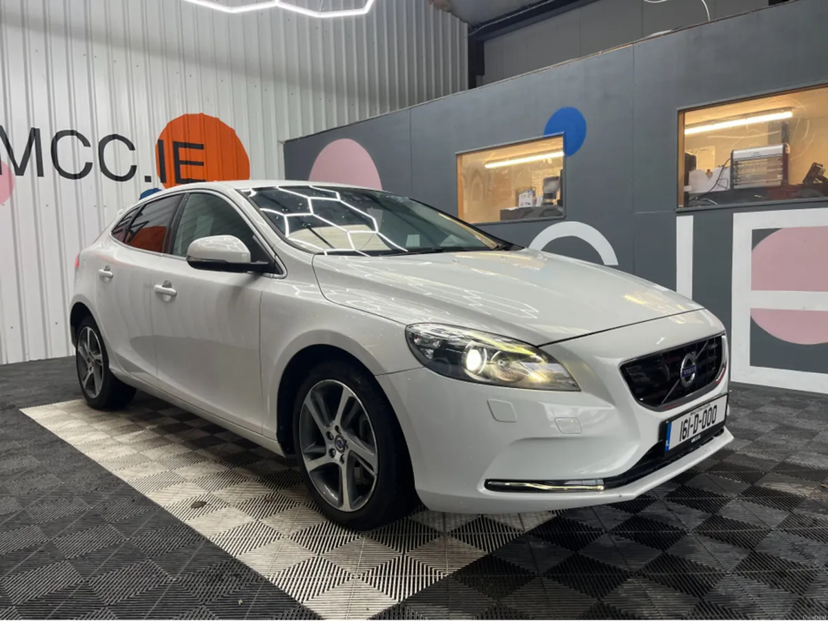 Volvo V40 €13950! 2016 VOLVO V40 AUTOMATIC / REVER - Image 1