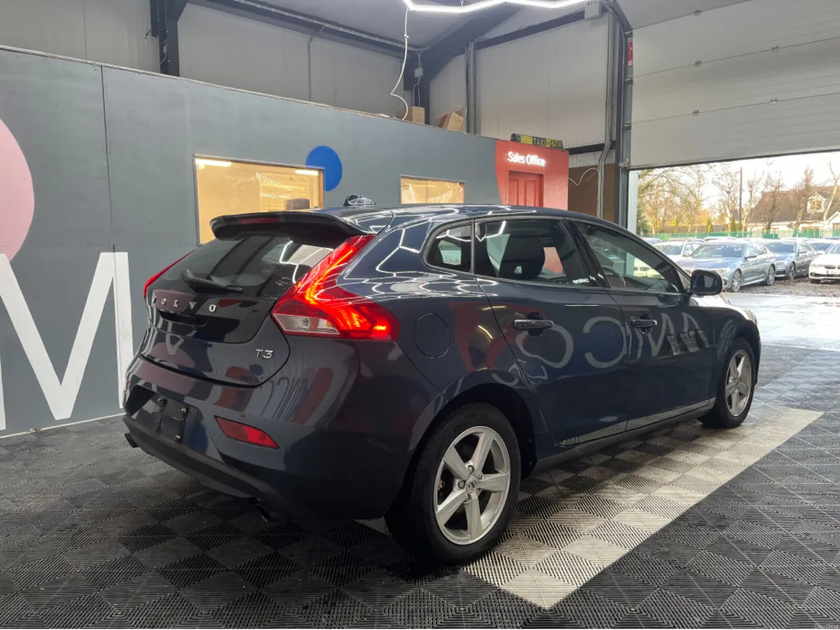 Volvo V40 €14950! 2017 VOLVO V40 AUTOMATIC  T3 KIN - Image 2