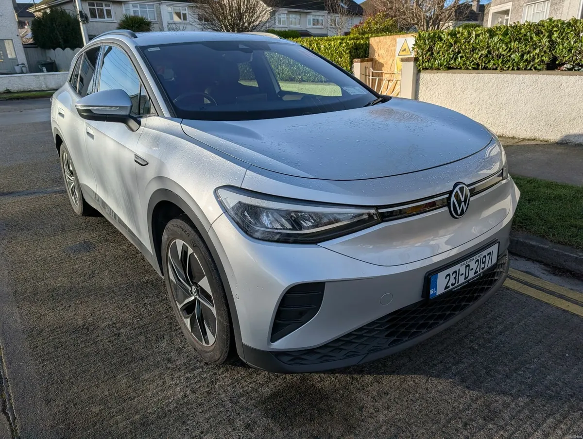 Volkswagen ID.4 2023 77kWh 174bhp Low Mileage - Image 1