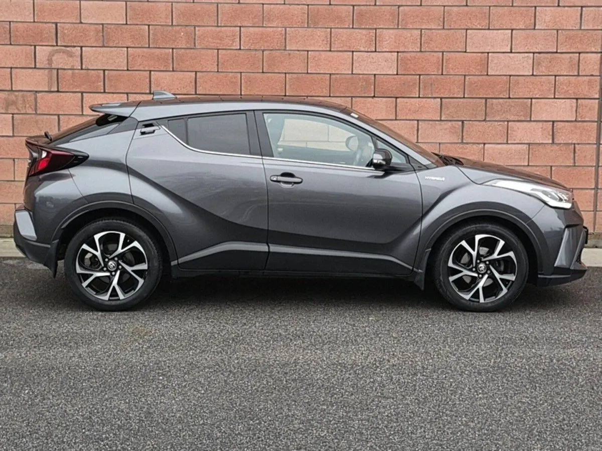 Toyota C-HR Hybrid Sport. - Image 4