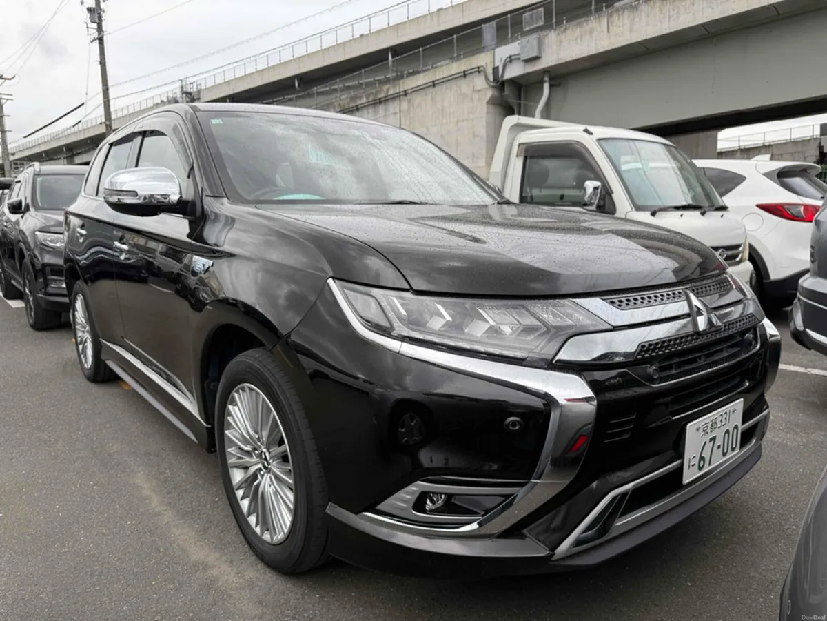 Mitsubishi Outlander G PREMIUM HYBRID PLUG IN 2.4