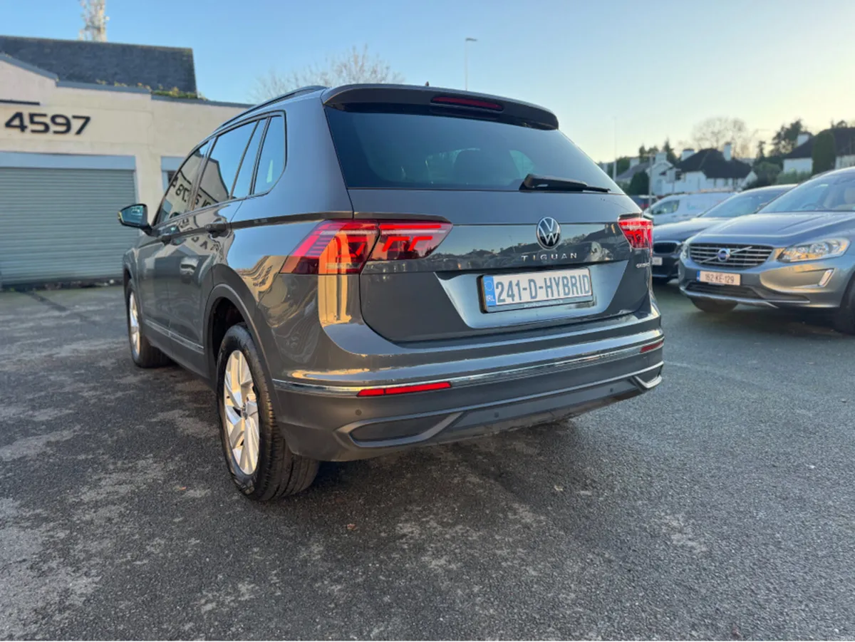 Volkswagen Tiguan LIFE TSI PHEV S-A DSG - Image 3