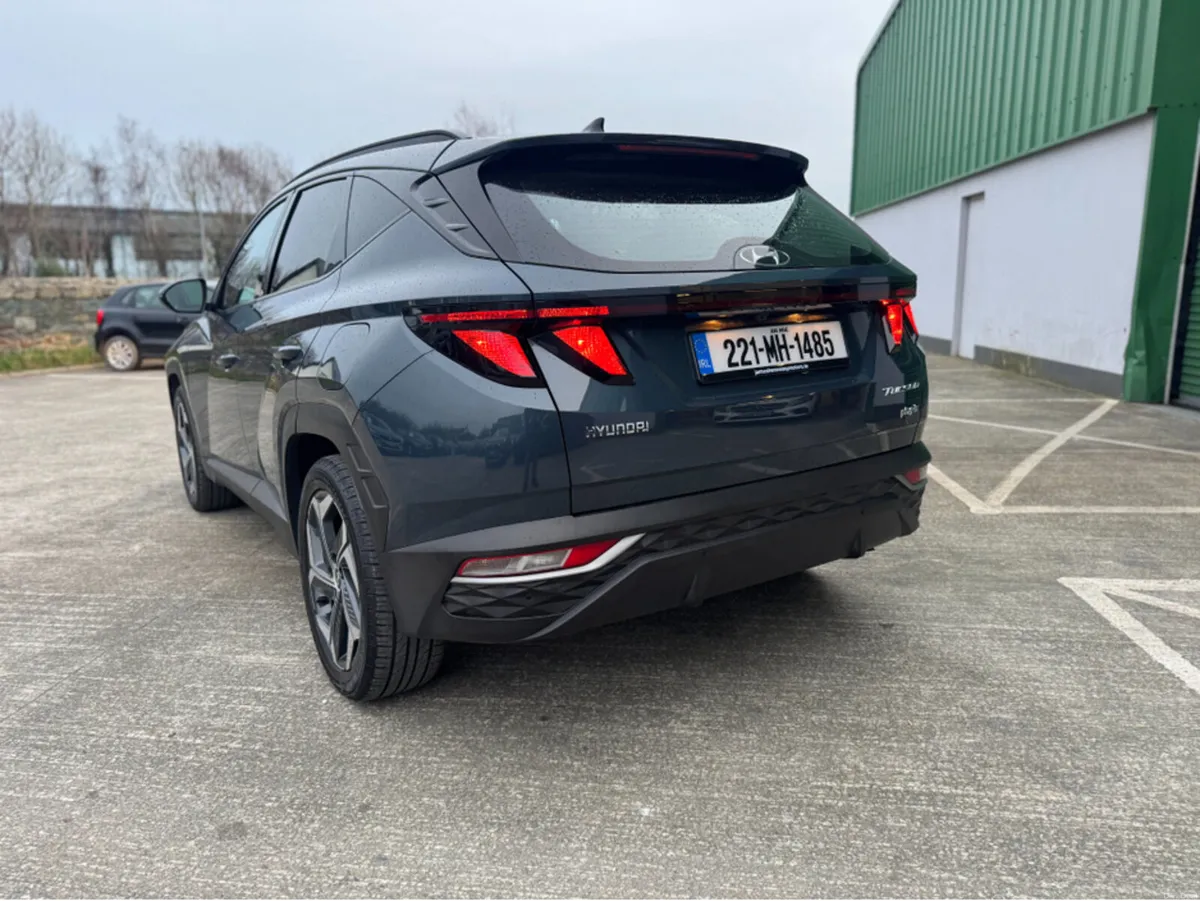Hyundai Tucson EXECUTIVE 4WD 5DR AUTO - Image 3