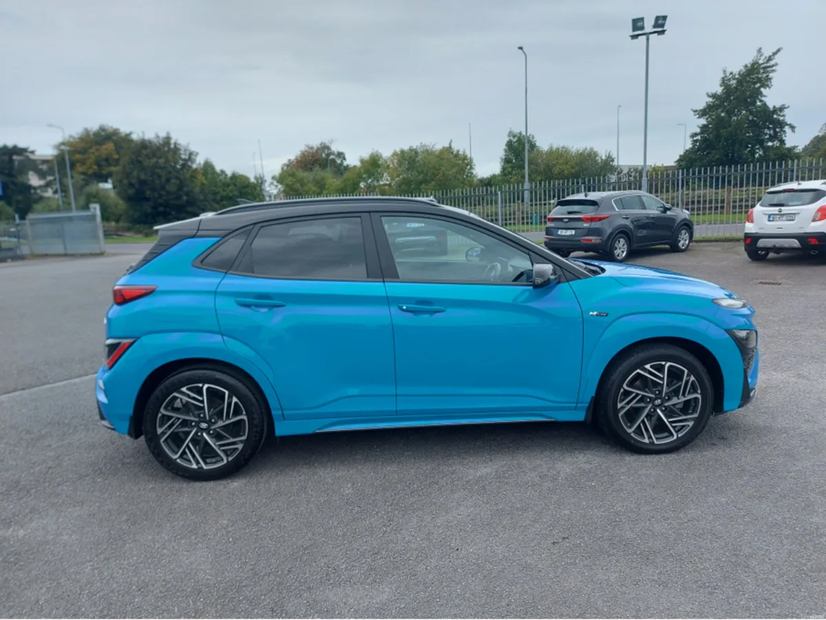 Hyundai KONA KAUAI 2TONE 5DR PETROL - Image 2