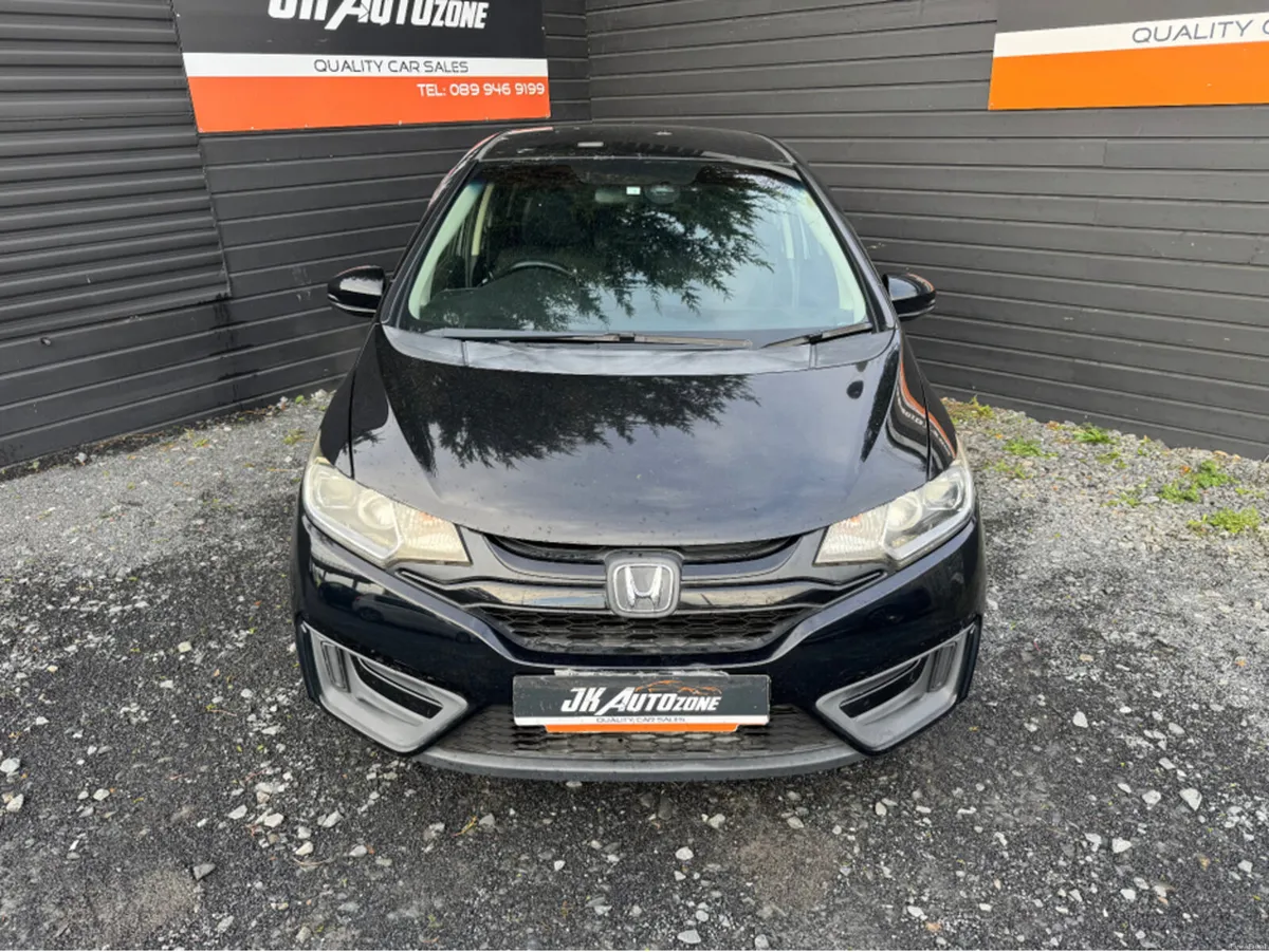 Honda Fit 1.5 HYBRID AUTO - Image 2