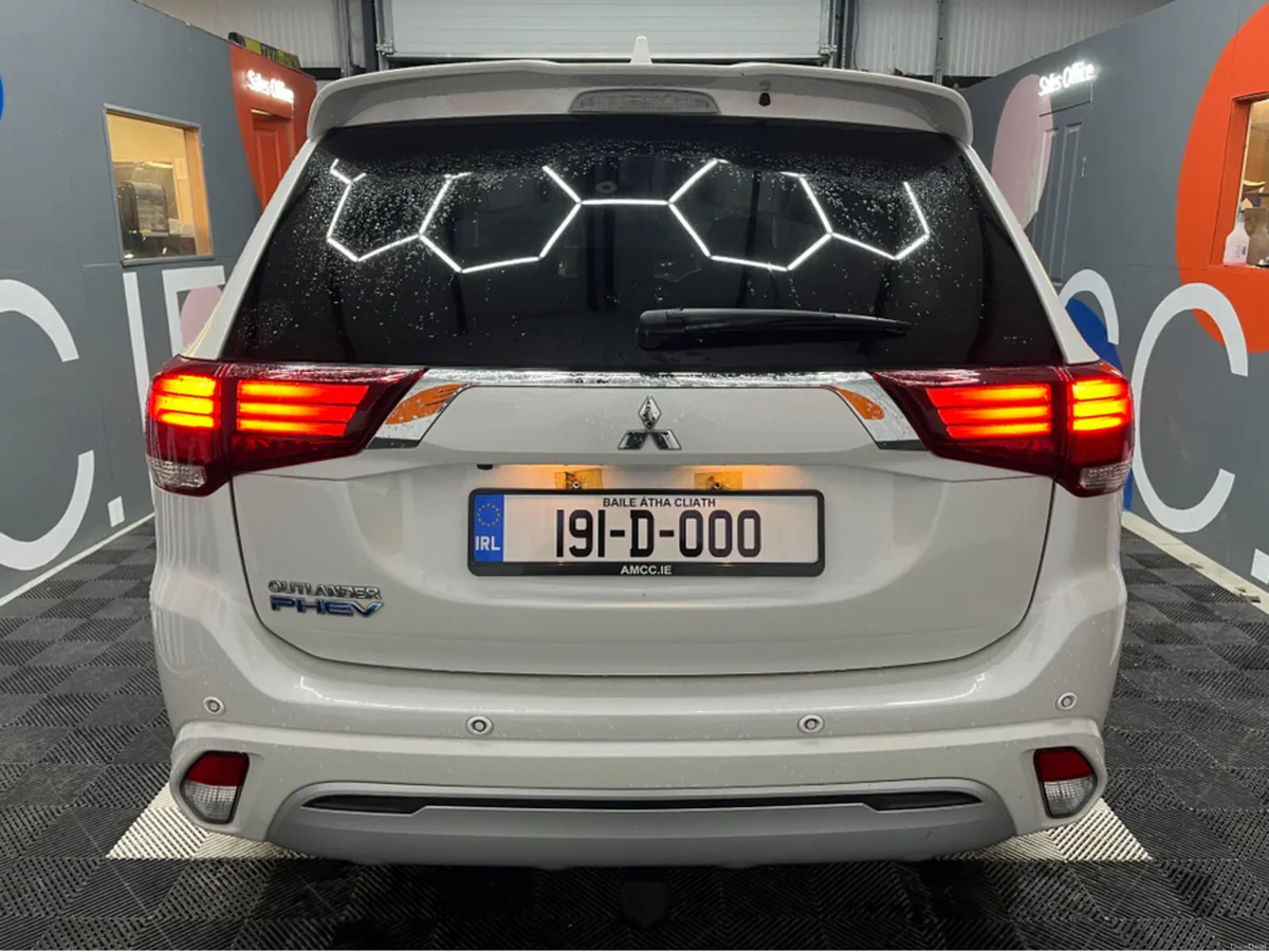 Mitsubishi Outlander €18950! 2019 MITSUBISHI OUTLA - Image 3
