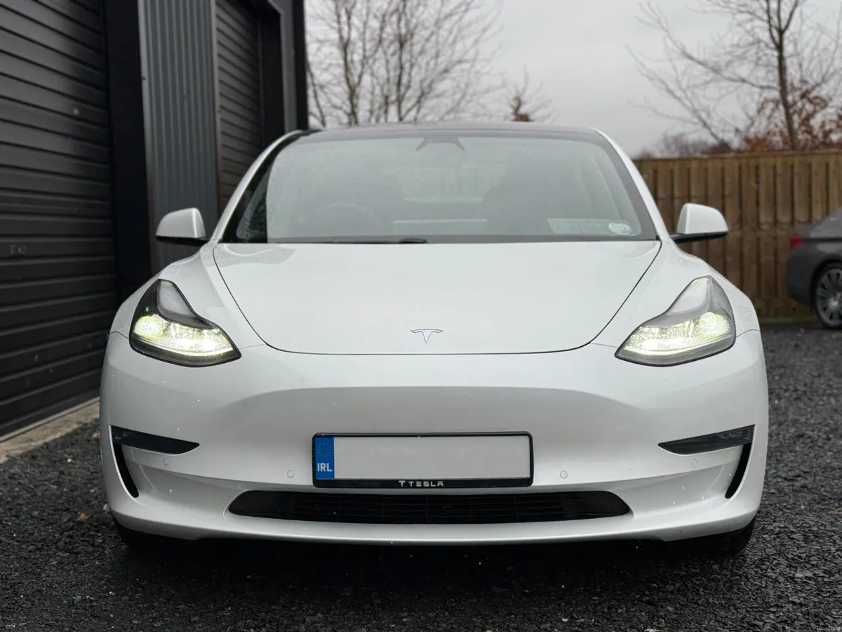 212 Tesla Model 3 Standard Plus - Image 4