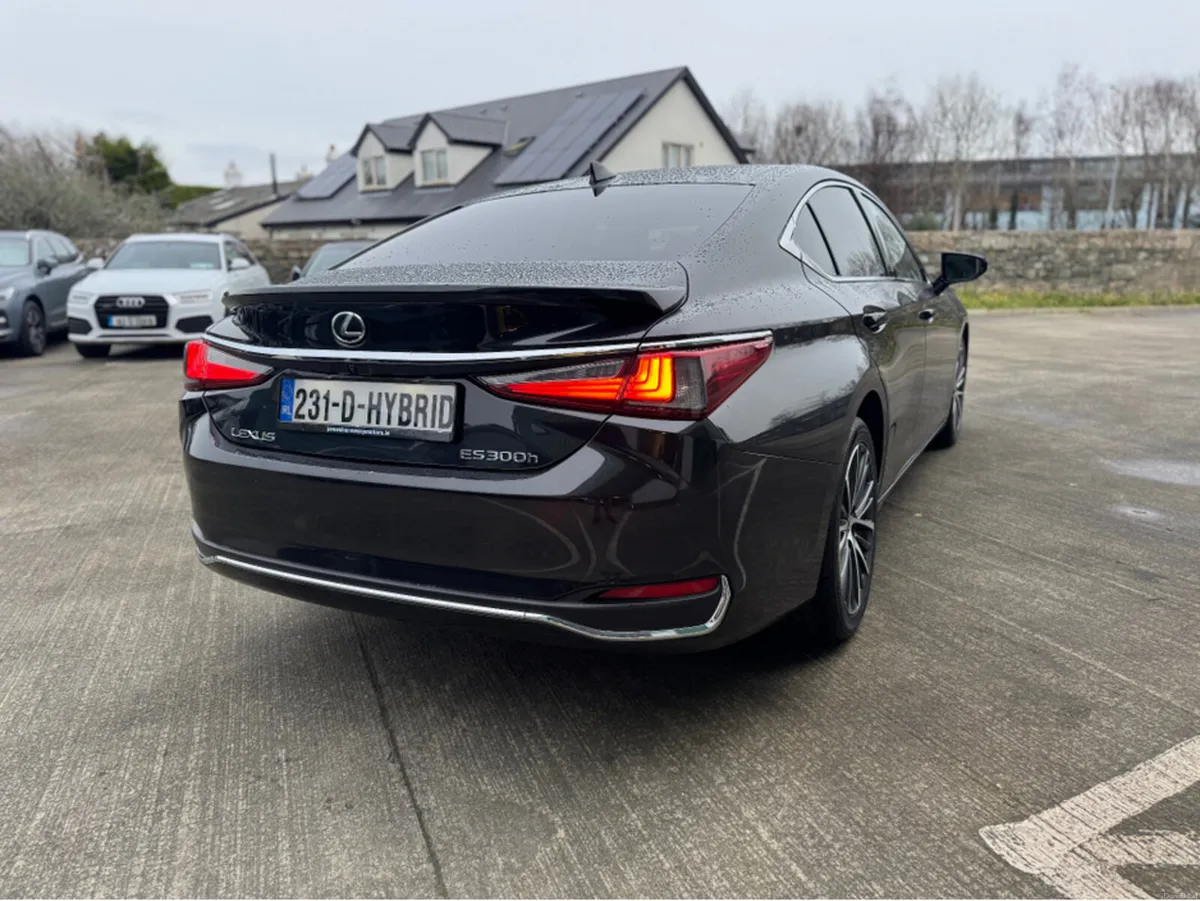 Lexus ES ES300H PREMIUM EDITION - Image 4