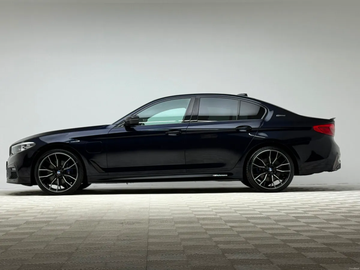 BMW 5-Series 530E M SPORT - Image 4