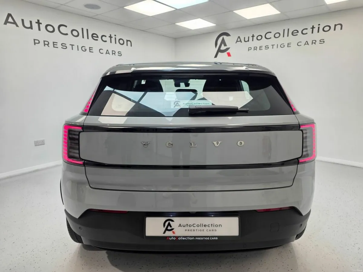 Volvo EX30 **PLUS MODEL 272BHP FULL ELECTRIC**1 OW - Image 4
