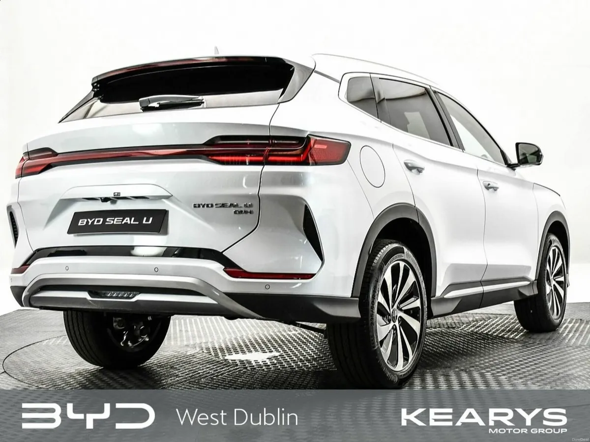 BYD SEAL U Order your 261 Seal U Design White toda - Image 3