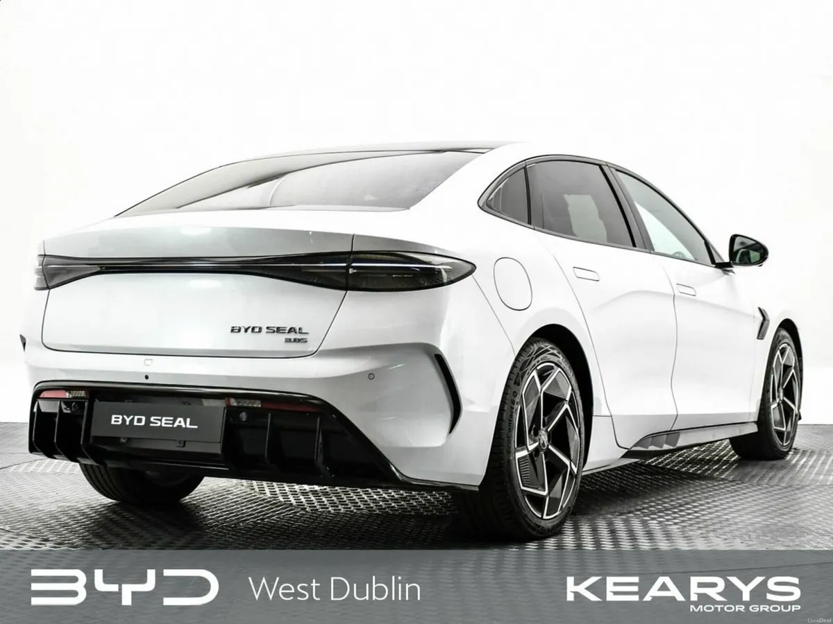 BYD SEAL Order your 261 Seal RWD Design White toda - Image 3