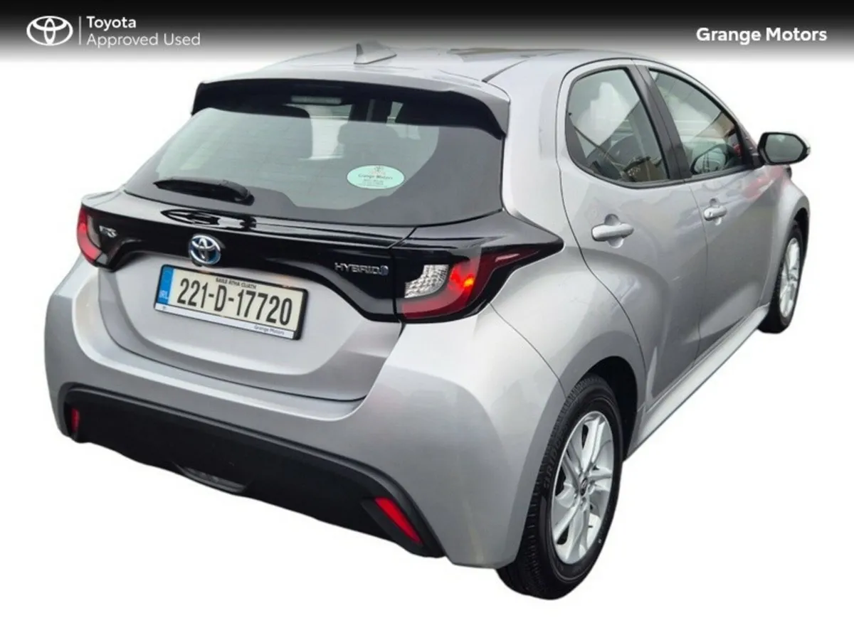 Toyota Yaris 1.5 HYBRID LUNA 5DR AUTO - Image 3