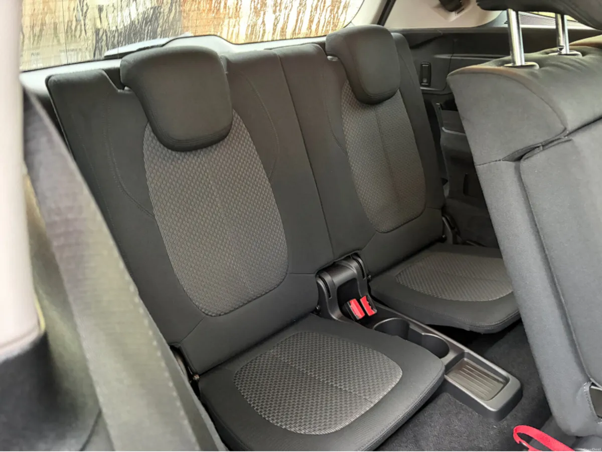 BMW 2-Series 216 Diesel SE Luxury Automatic 7 Seat - Image 5