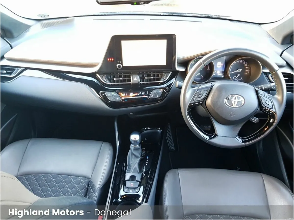 Toyota C-HR 1.8 HYBRID SOL - Image 2