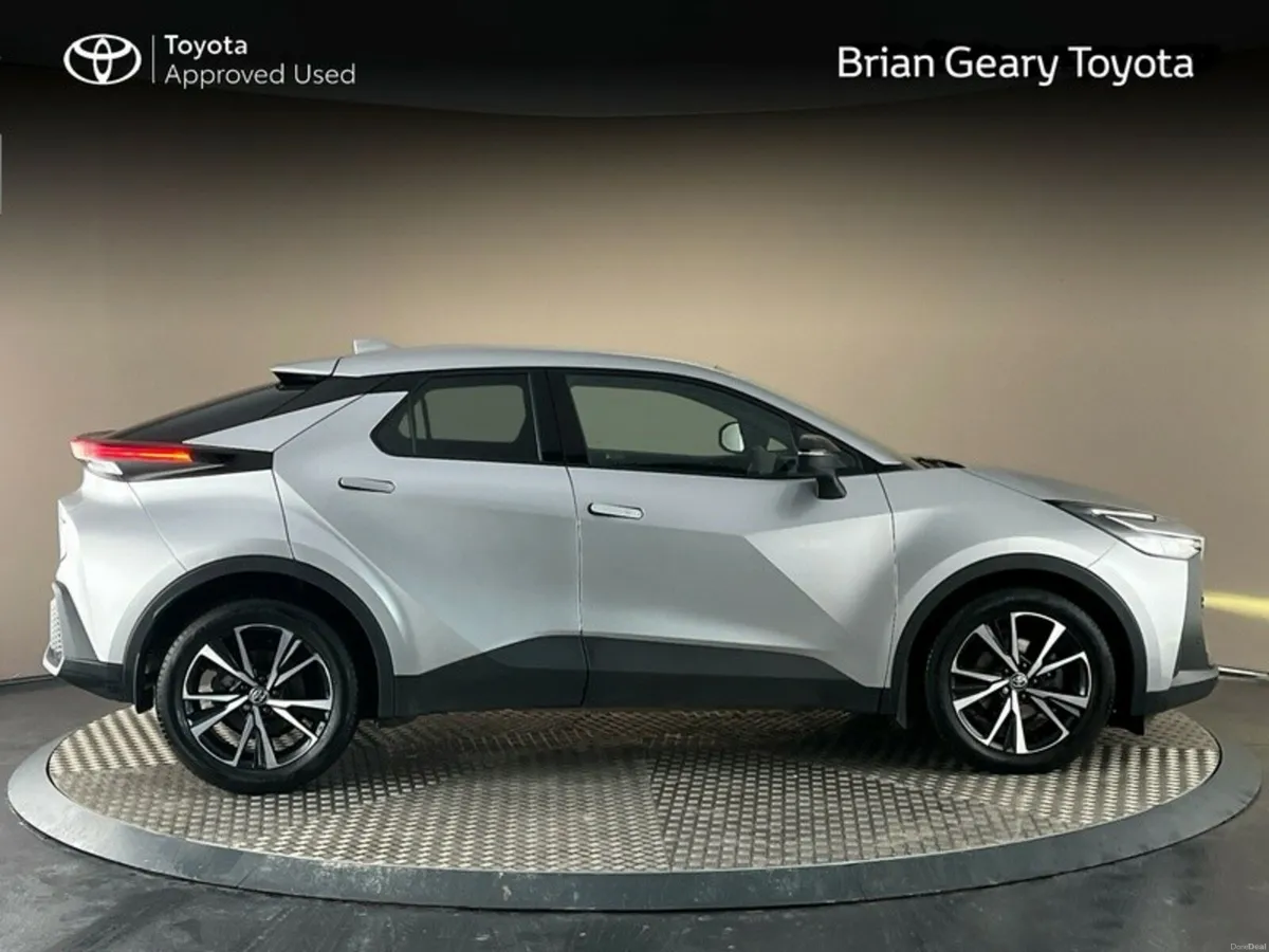 Toyota C-HR HYBRID SPORT - Image 3