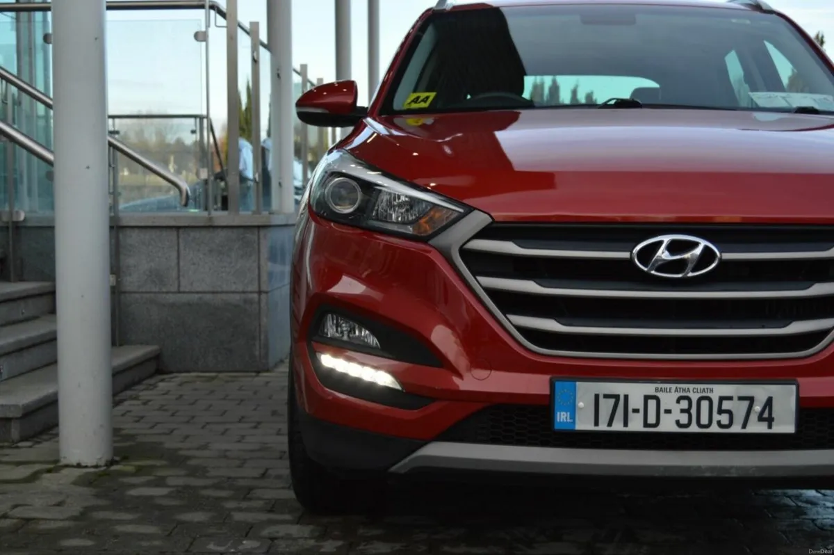 Hyundai Tucson 1.7 D Executive 2WD , Leather - Image 4