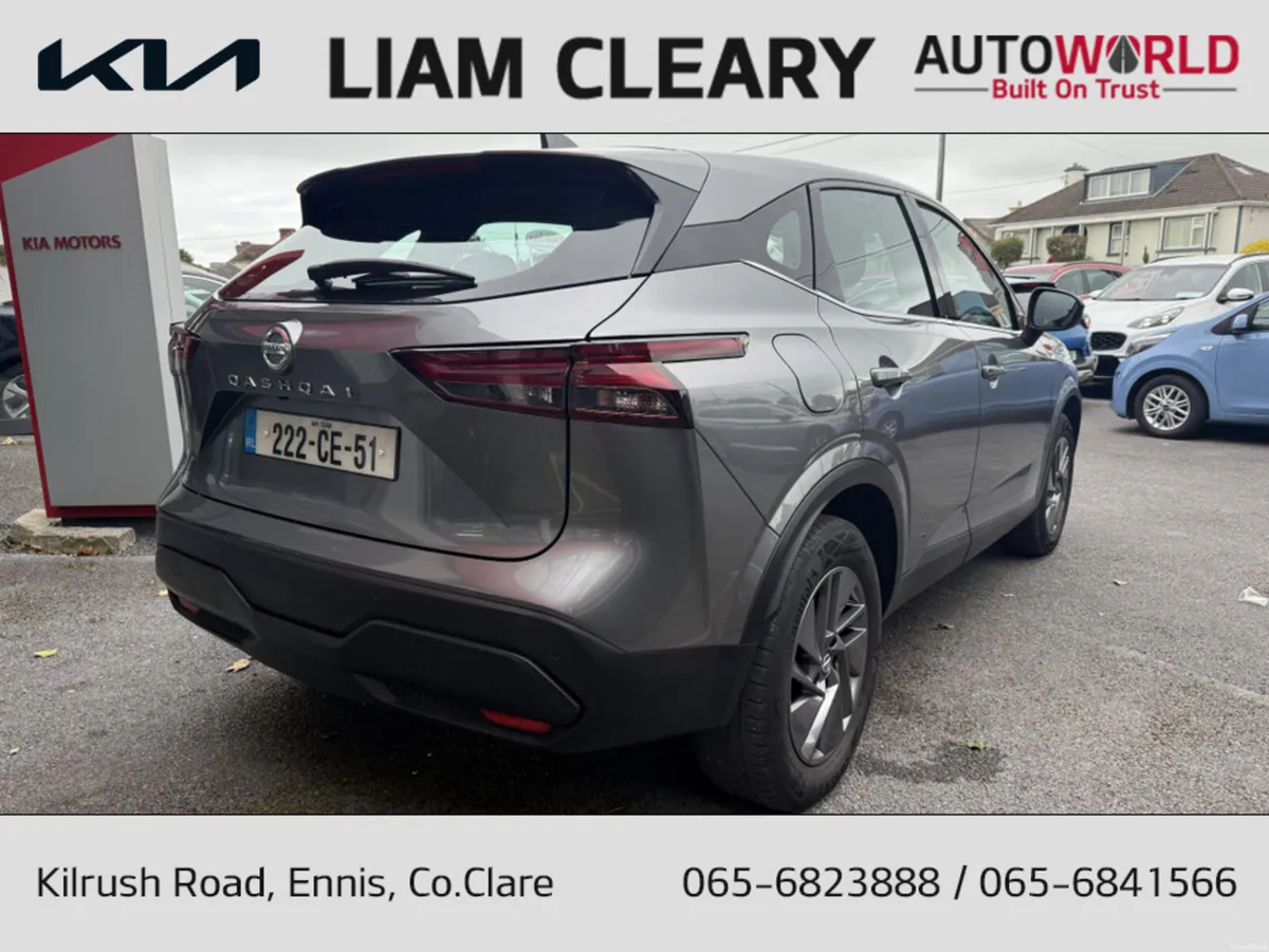 Nissan Qashqai 1.3 HYBRID SV  4DR - Image 3