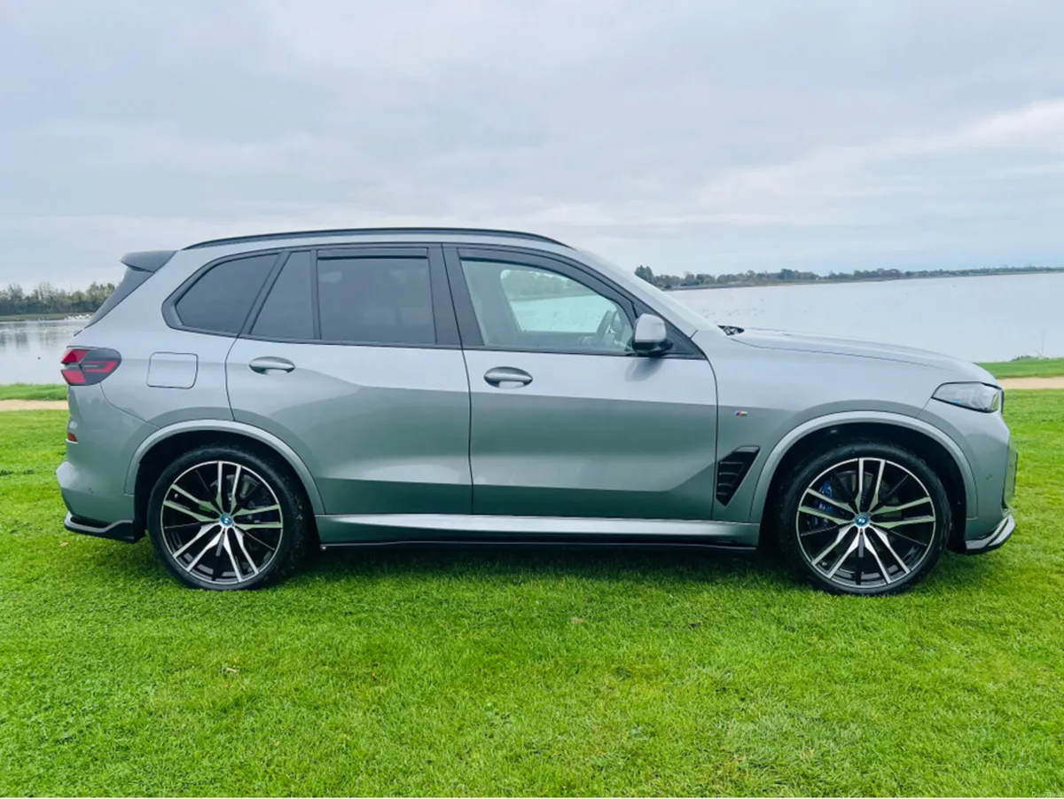 BMW X5 XDRIVE 50E // FINANCE AVAILABLE // LIKE NEW - Image 3