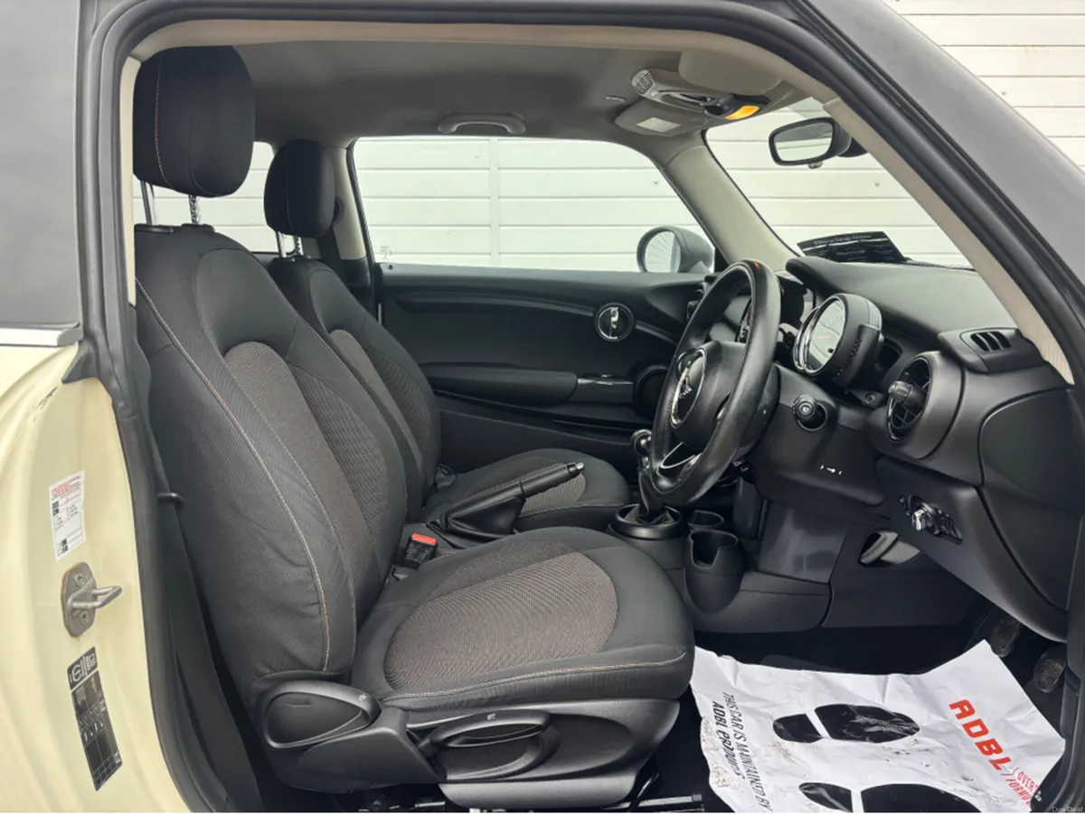 Mini Cooper ONEDHATCH D 2DR ONE - Image 3