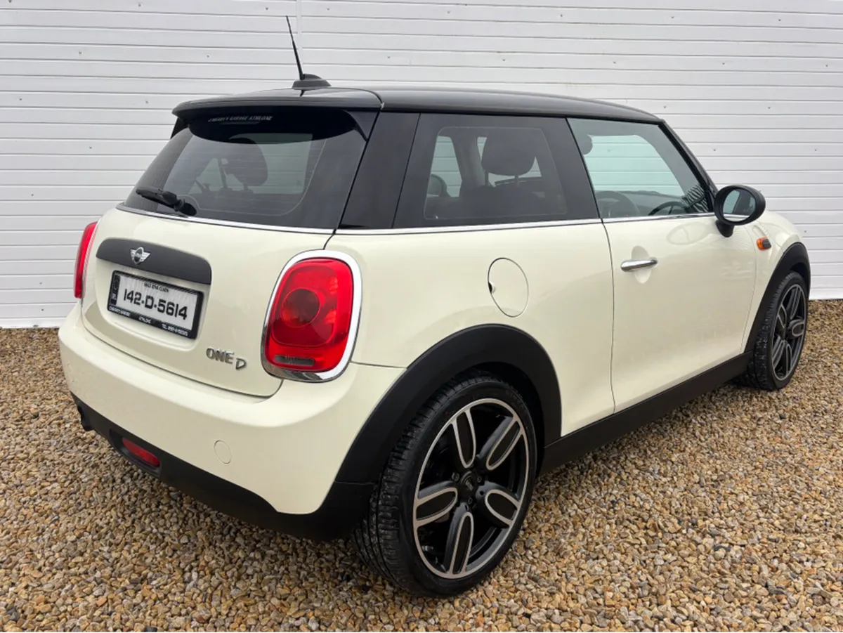 Mini Cooper ONEDHATCH D 2DR ONE - Image 4