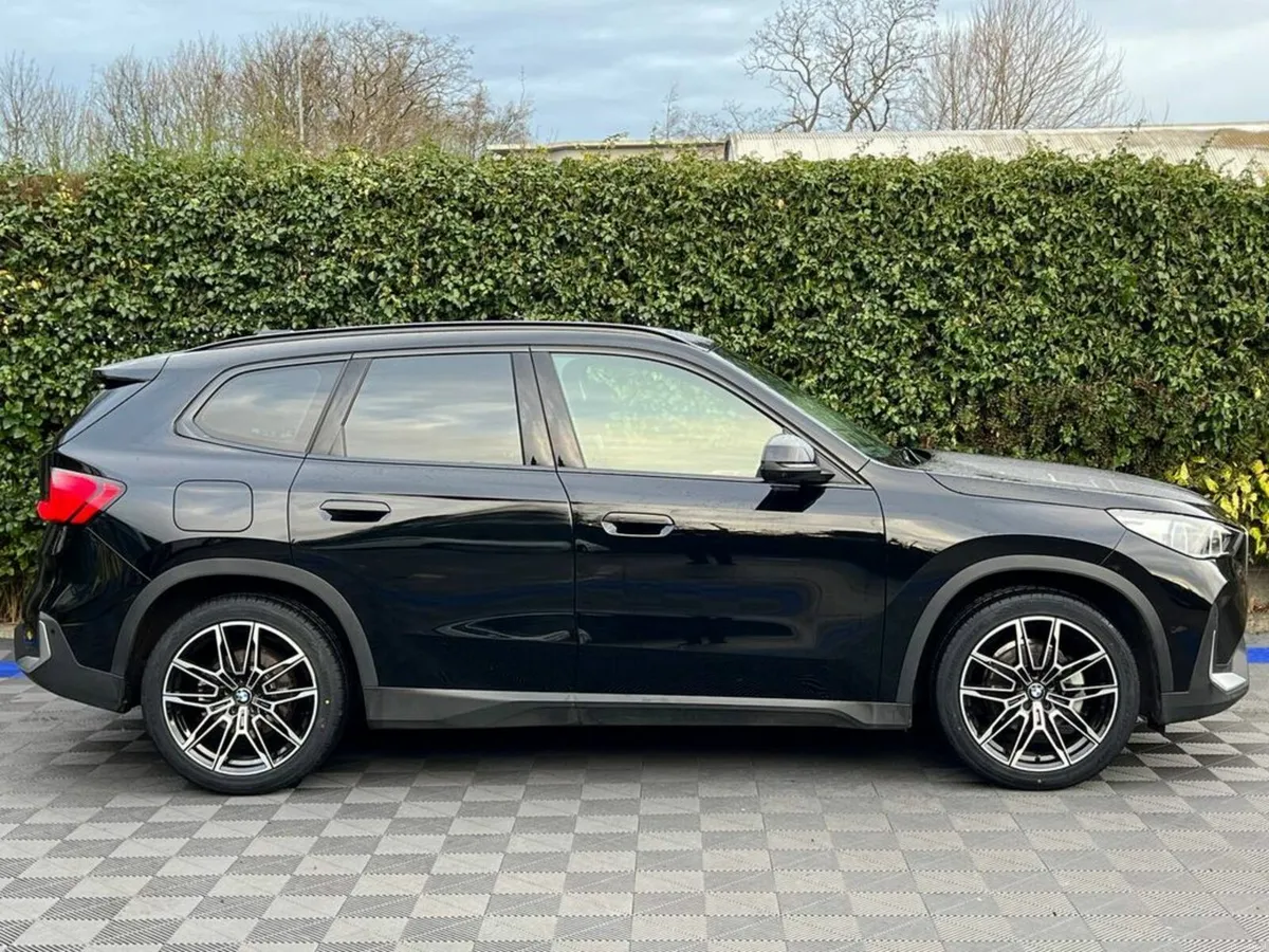 BMW iX1 EDRIVE20 SPORT // NEW 19" ALLOYS // HEADS- - Image 2