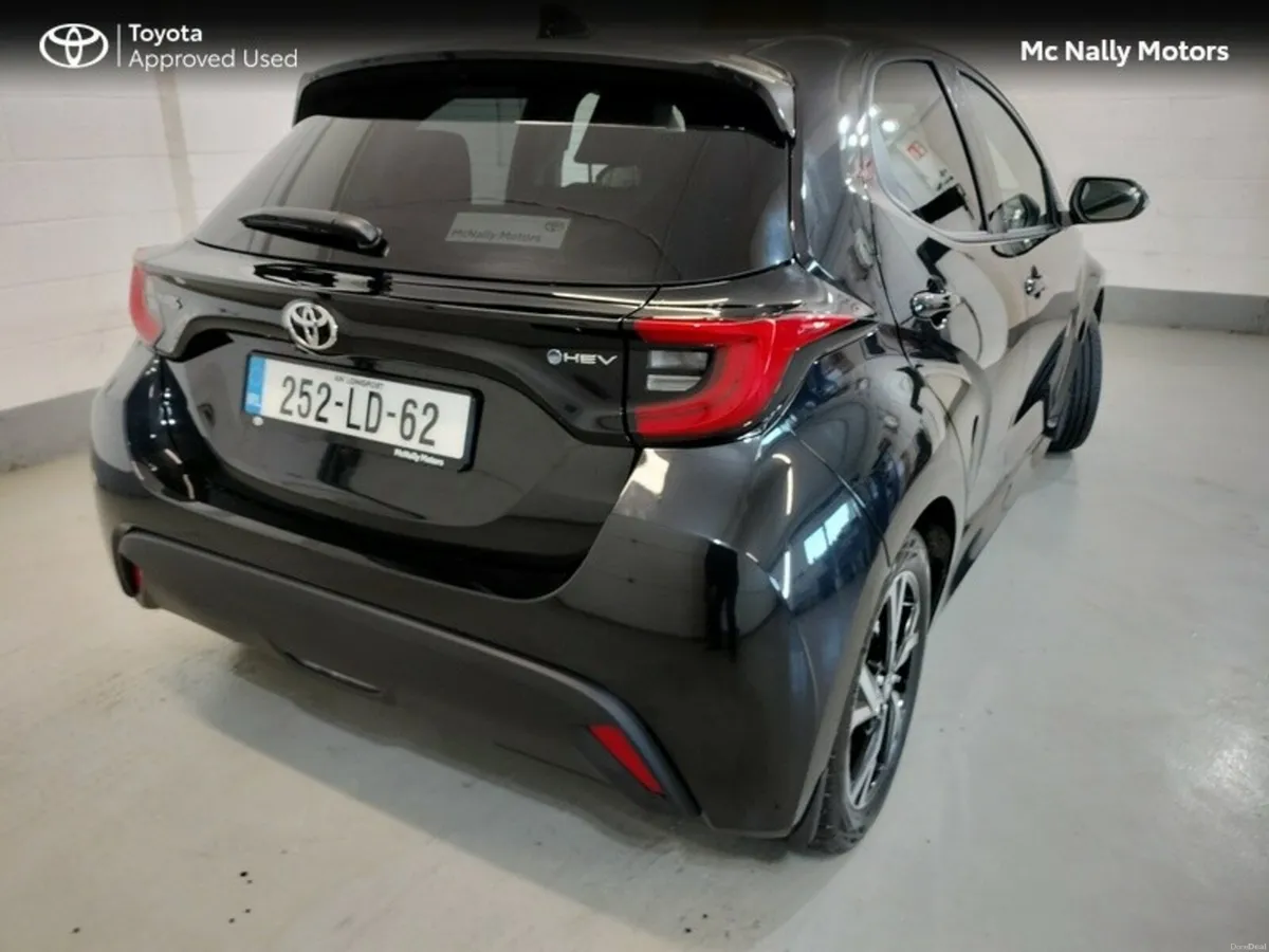 Toyota Yaris 252 LUNA SPORT HYBRID DEMO CAREPACK - Image 3