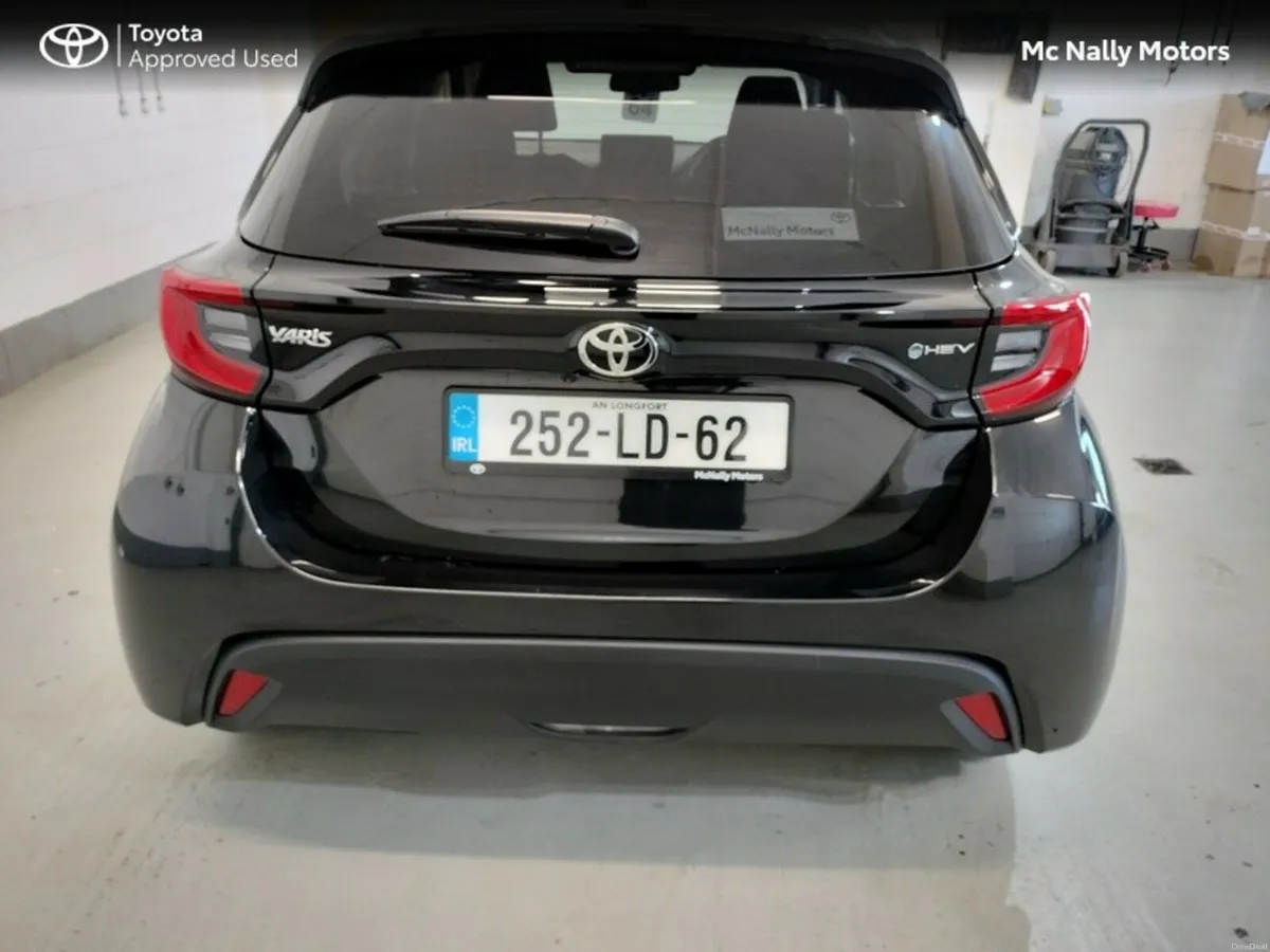 Toyota Yaris 252 LUNA SPORT HYBRID DEMO CAREPACK - Image 4