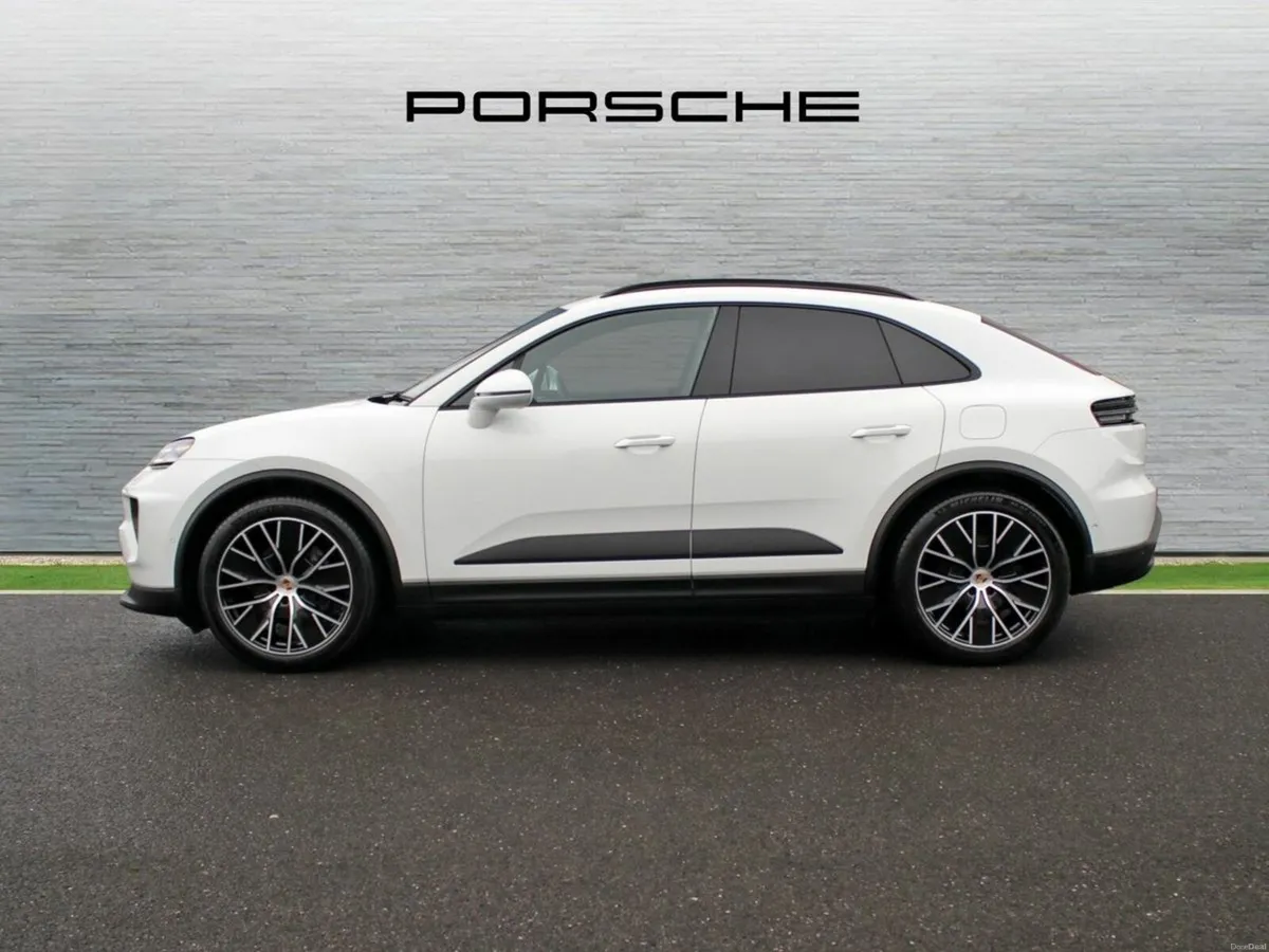 Porsche Macan 4 Electric - Image 4